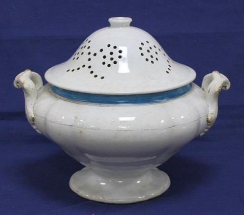 Супница. Российская империя, Польша, Завод Teichfeld & Asterblum, 1882 - 1918 гг. Фаянс, формовка, обжиг, отводка.